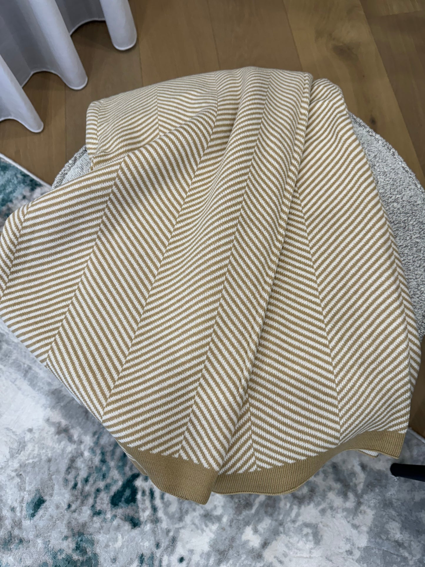 Tan & White Chevron knitted Throw Blanket image 0