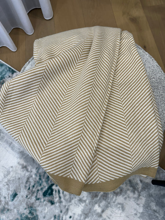 Tan & White Chevron knitted Throw Blanket image 0